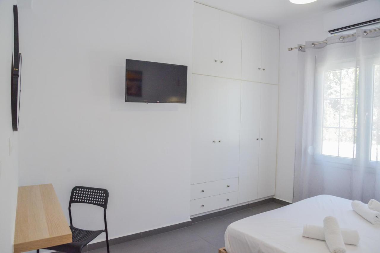 Tzoka'S Apartments Adamantas  Bagian luar foto